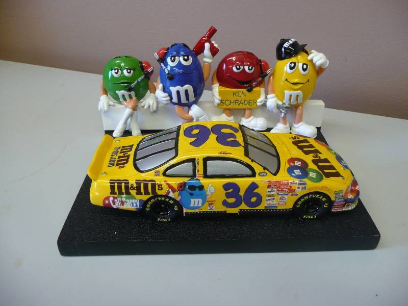 lot 40 image: ACTION RACING M&M CERAMIC SCENE COLLECTIBLE CAR #36 KEN SCHRADER NIB - 1 of 1500 - See Pictures