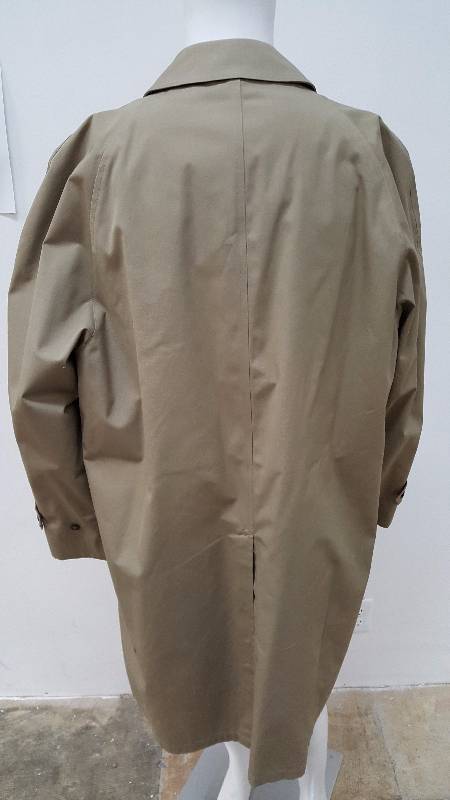lot 746 image: London Fog Maincoats Claeth Cloth Tan Colored Mens Trench Coat 44 Long
