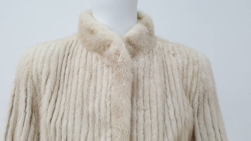 lot 758 image: Vintage Womens SAGA MINK Fur Coat - Off White  Light Brown - Size 10