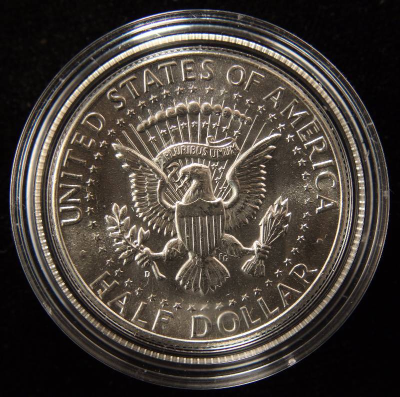1964-D KENNEDY SILVER HALF DOLLAR SHARP BU UNC IN AIRTITE