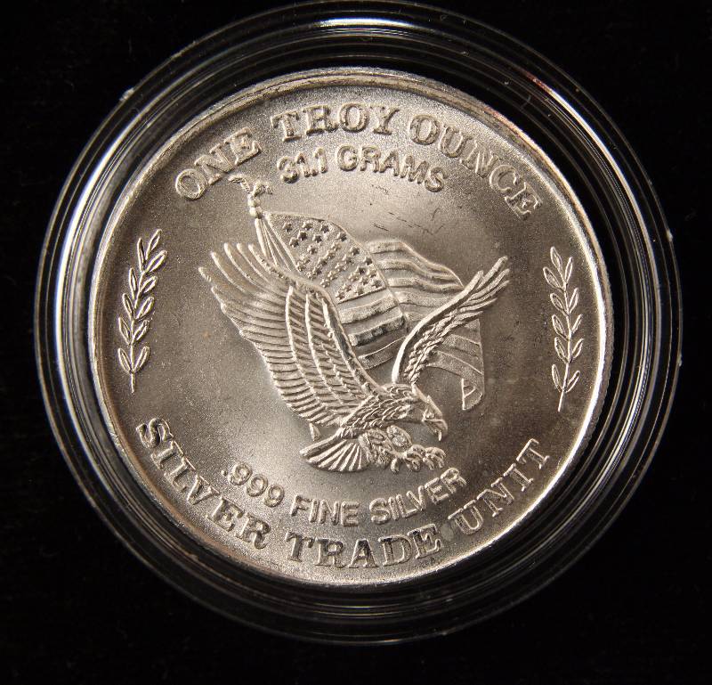 PRE AMERICAN SILVER EAGLE 1 TROY OZ. .999 FINE SILVER ROUND FROM STRATEGIC STOCKPILE OF SILVER STORED AT US ASSAY OFFICE SAN FRANCISCO 1981 IN AIRTITE