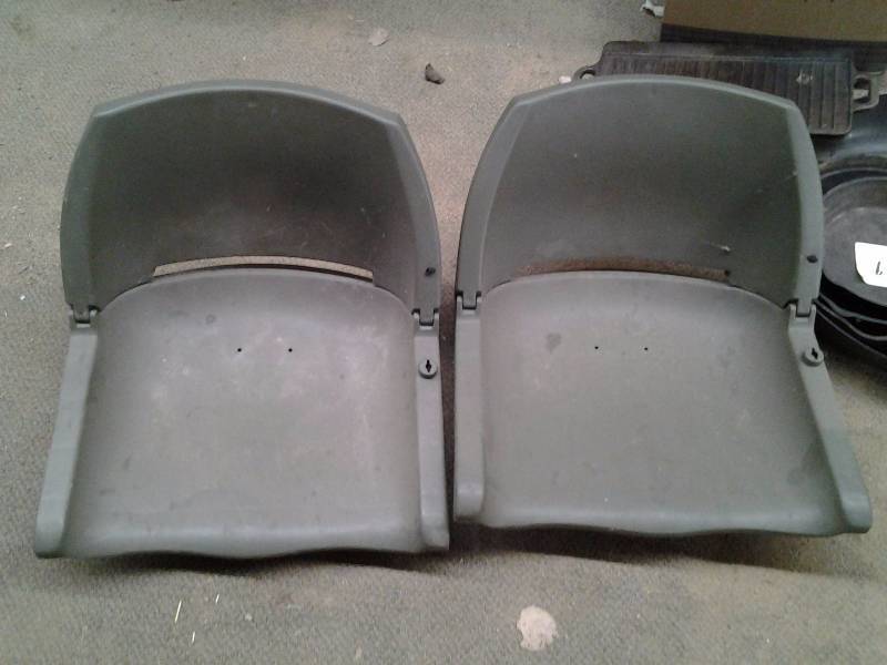 2-Folding Seats