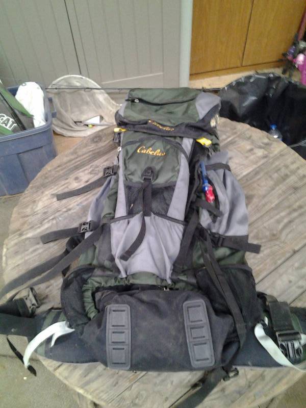 Cabelas Hiking Back Pack With Removable Hydration Pack