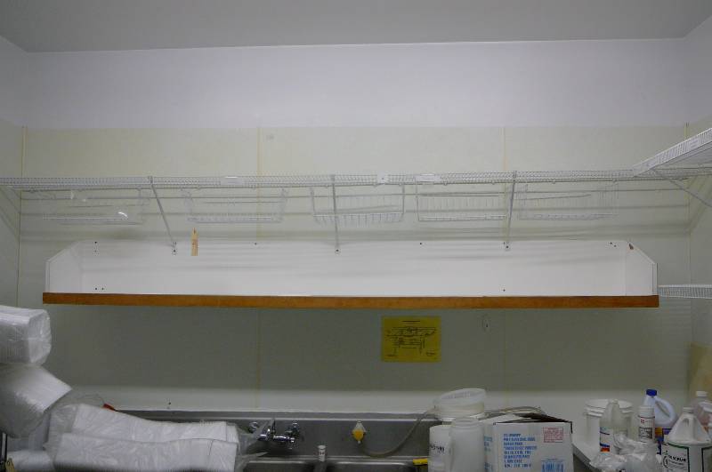 Metal Shelf w Baskets