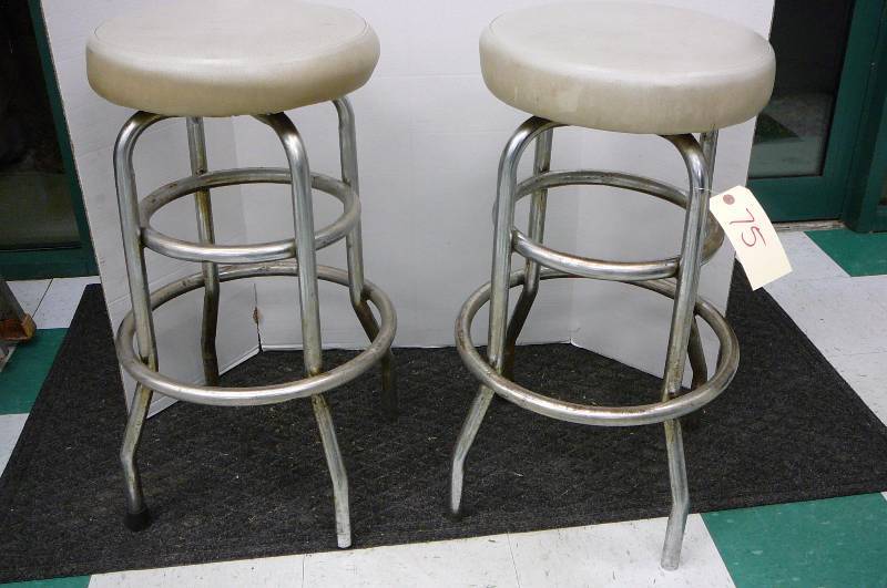2 Stools