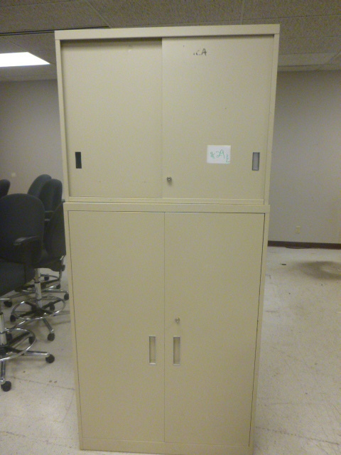 lot 29 image: 2 Supply Cabinets