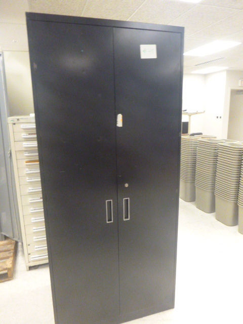 lot 40 image: Metal Supply Cabinet