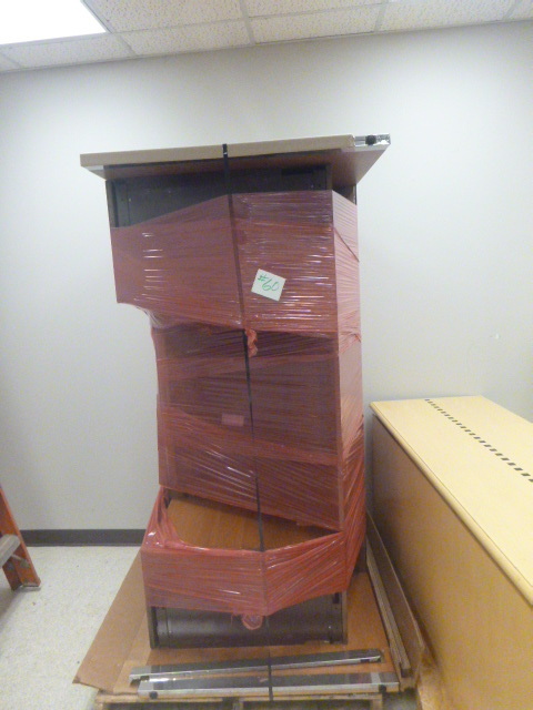 lot 60 image: 2 Office Desks