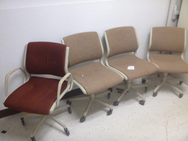 lot 87 image: 4 Office Chairs