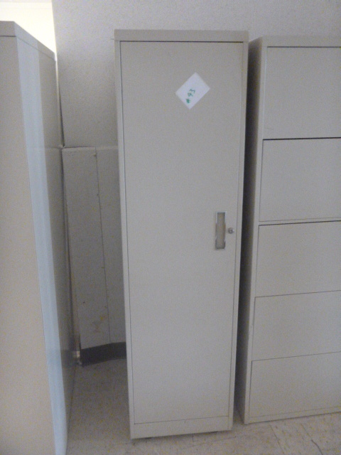 lot 93 image: Metal Storage Cabinet