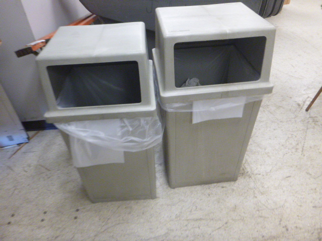 lot 147 image: 2 Garbage Cans