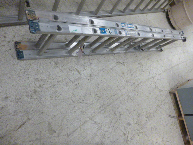 lot 148 image: 16 Foot Extension Ladder