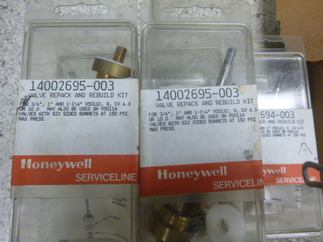 lot 158 image: 8 NEW Valve Repack and Rebuild Kits