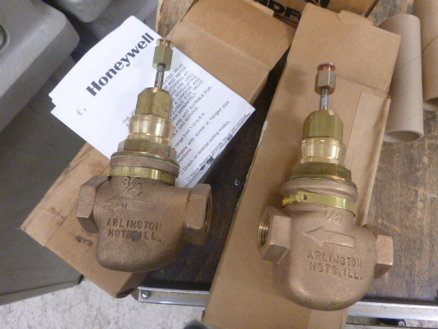 lot 163 image: 2 NEW Valves