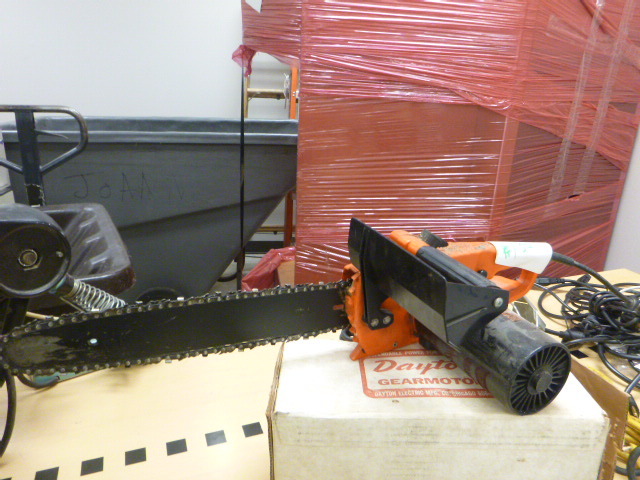 lot 130 image: Remington Electric Chain Saw