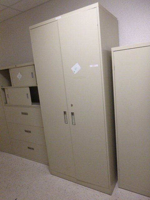 lot 91 image: Metal Storage Cabinet