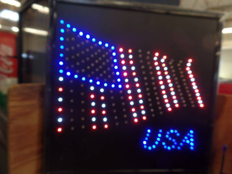 lot 503 image: USA LIGHT UP SIGN AND BLACK LIGHT