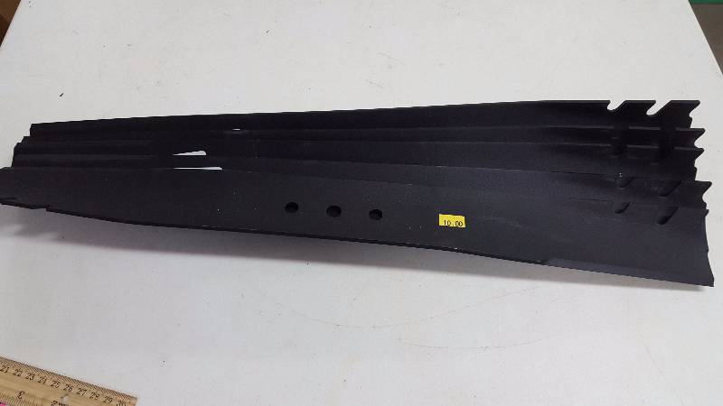 lot 121 image: Toro Mower Blades