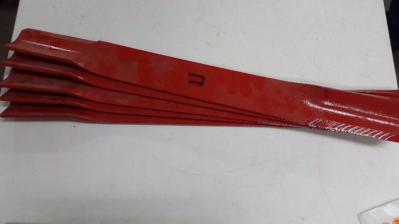lot 126 image: Mower Blades