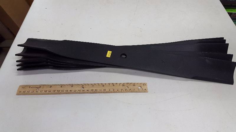 lot 128 image: Toro Mower Blades