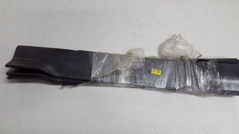 lot 131 image: Grazer & Ingersoll Mower Blades
