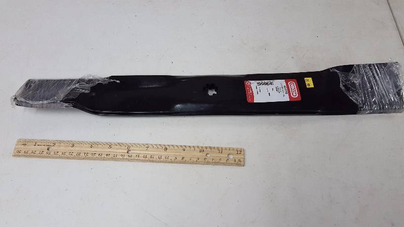 lot 139 image: John Deere Mower Blades