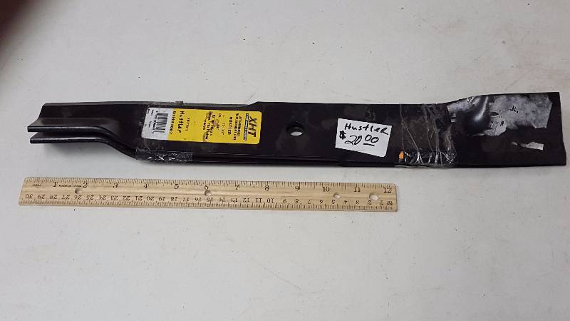 lot 140 image: Hustler Mower Blades