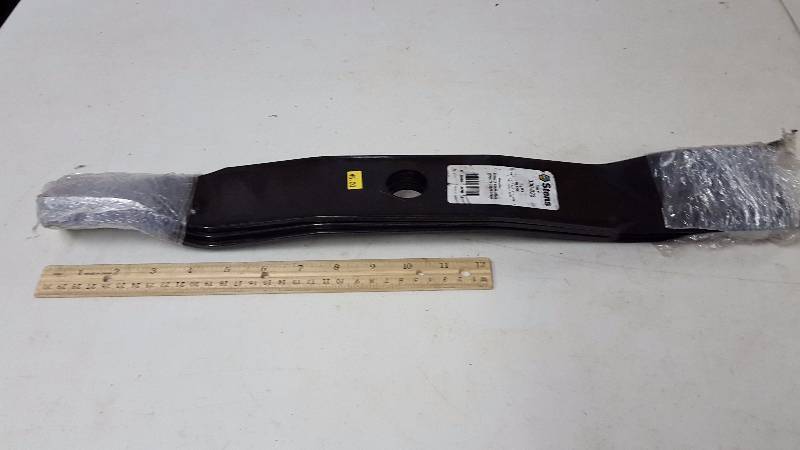lot 146 image: Kubota Mower Blades