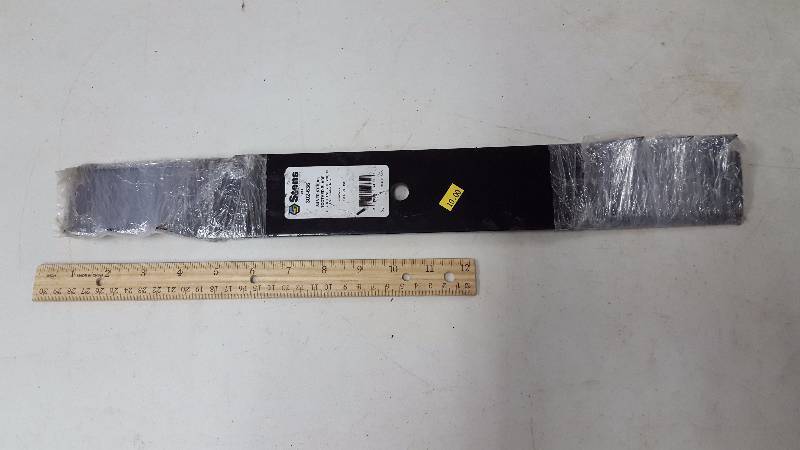 lot 152 image: Toro Mower Blades