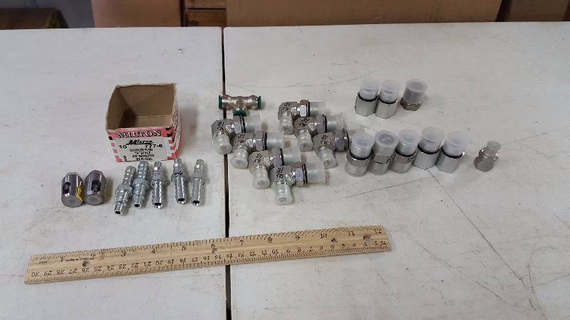 lot 192 image: Thread Elbows & Fittings