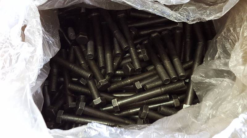 lot 352 image: Black Oxide Bolts