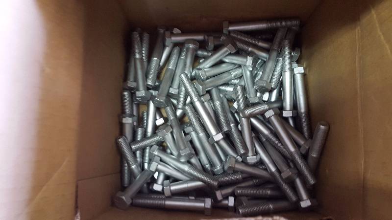 lot 354 image: Zinc &Yellow Oxide Bolts
