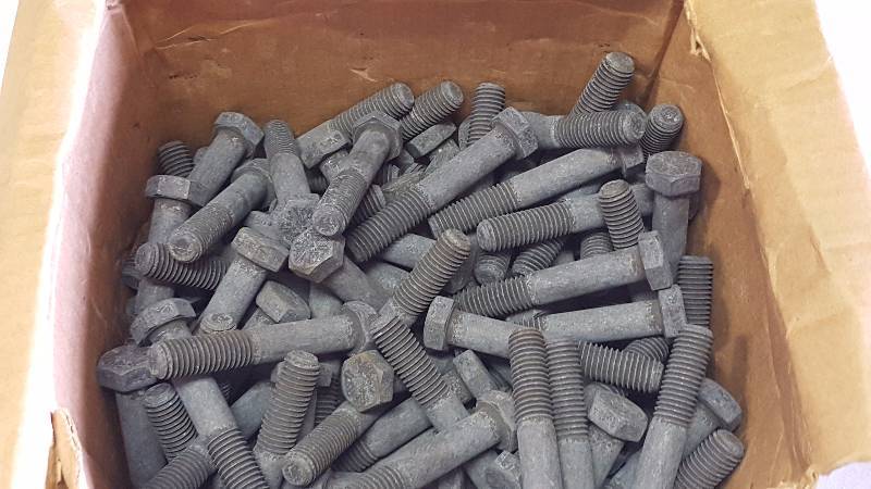 lot 362 image: Black Oxide Bolts