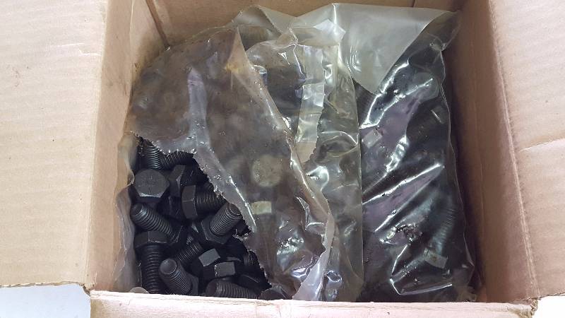 lot 365 image: Black Oxide Bolts