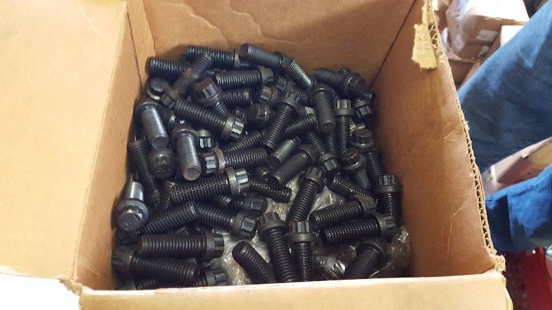 lot 366 image: Black Oxide screw