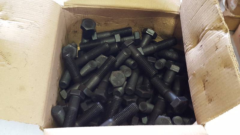 lot 367 image: Black Oxide Bolts