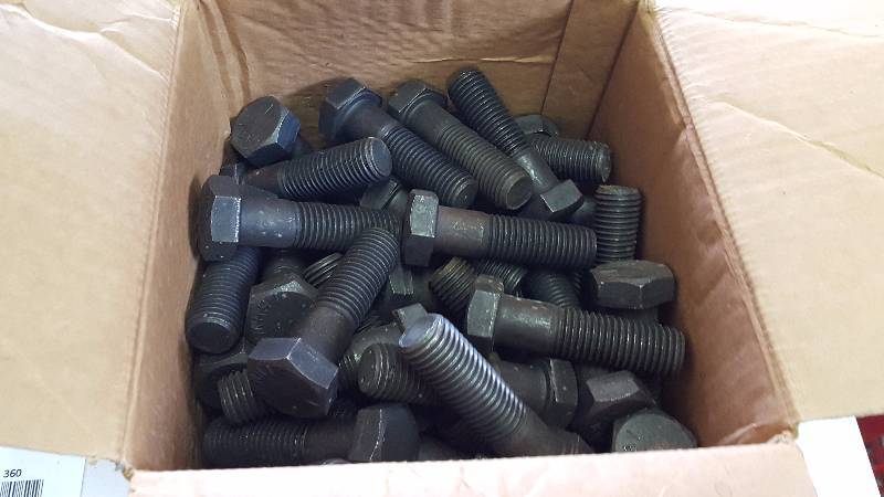 lot 368 image: Black Oxide Bolts