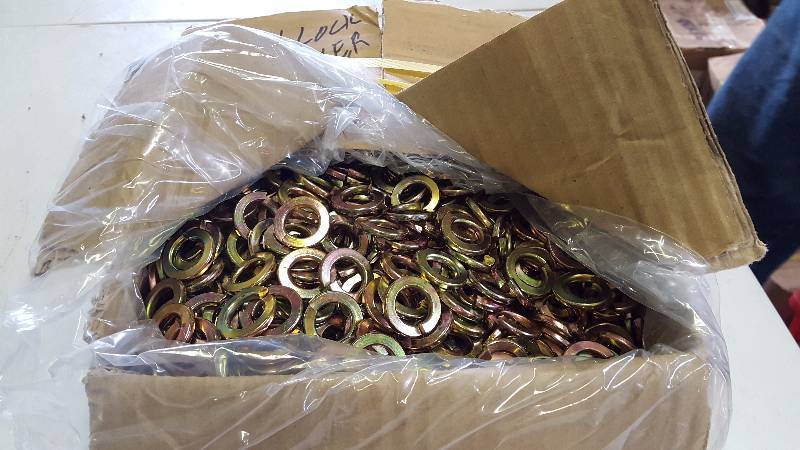 lot 369 image: Yellow Zinc Lock Washers