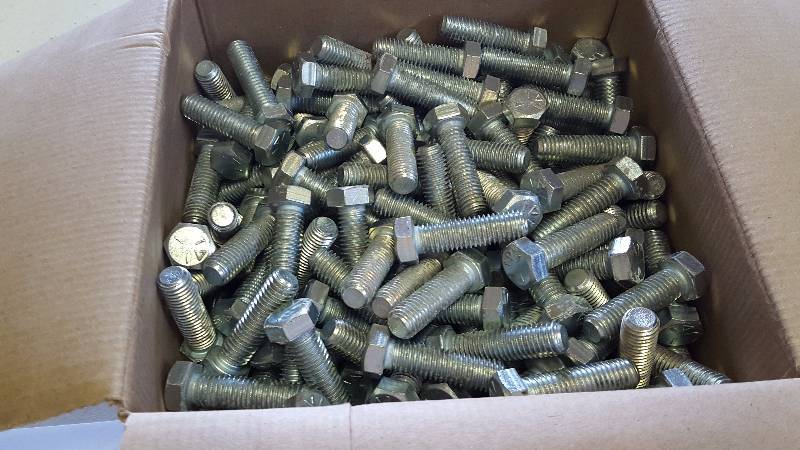 lot 373 image: Zinc Plated Bolts
