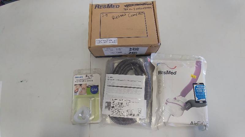 lot 233 image: Humidaire 2i Tub, Respirator Parts, Etc.