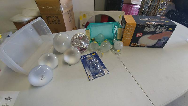 lot 252 image: Tap Light & Various Group of Light Bulbs