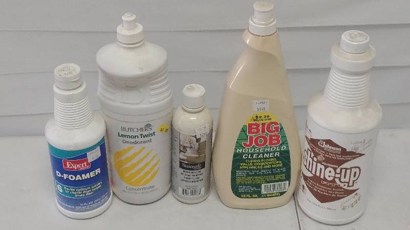 lot 337 image: (5) Group of Various Cleaners, Polishers, Etc.