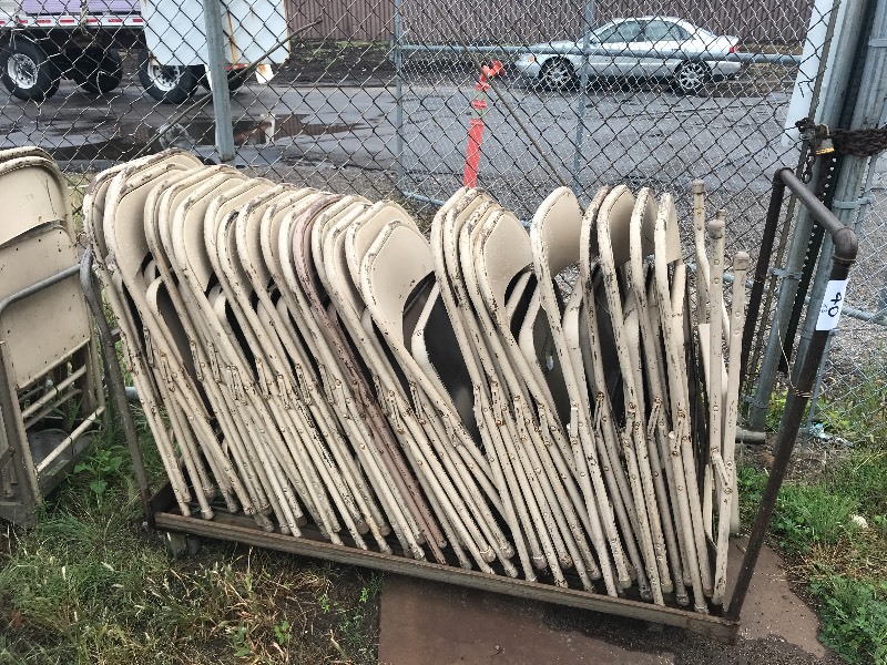 FOLDING CHAIR LOT
