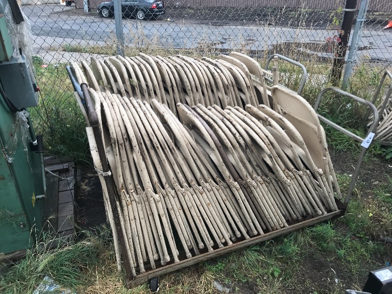 FOLDING CHAIR LOT