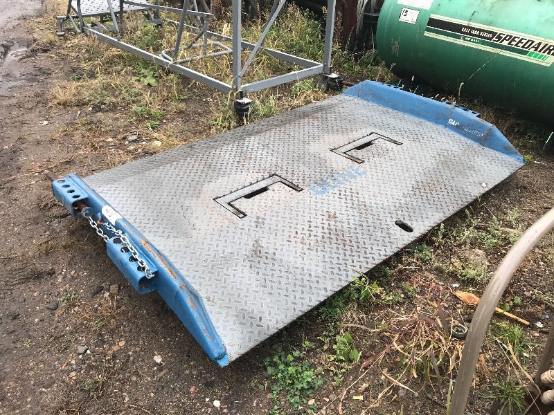 DOCK PLATE