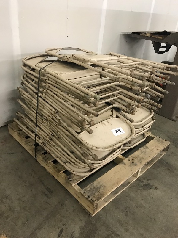 FOLDING CHAIR LOT