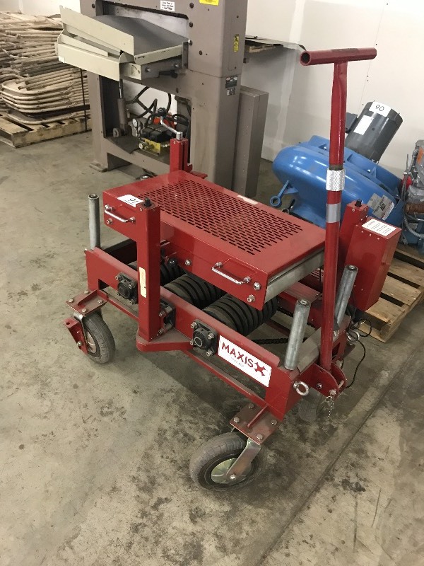 POWERED FEEDER CART