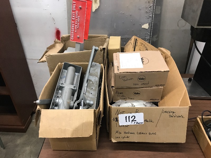 LOT OF DOOR HARDWARE