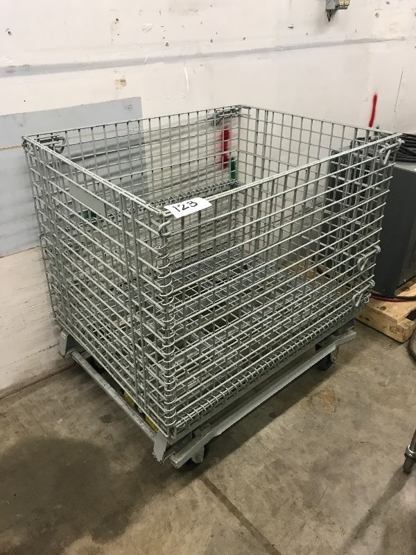 WIRE BIN ON WHEELS