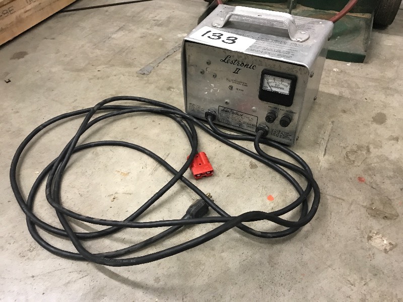 BATTERY CHARGER